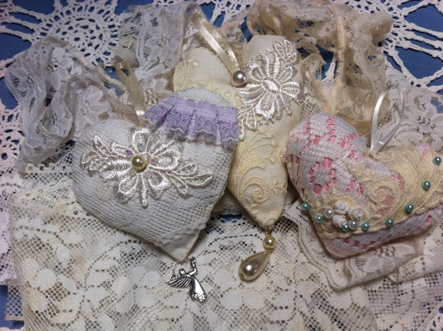 lace-hearts-3